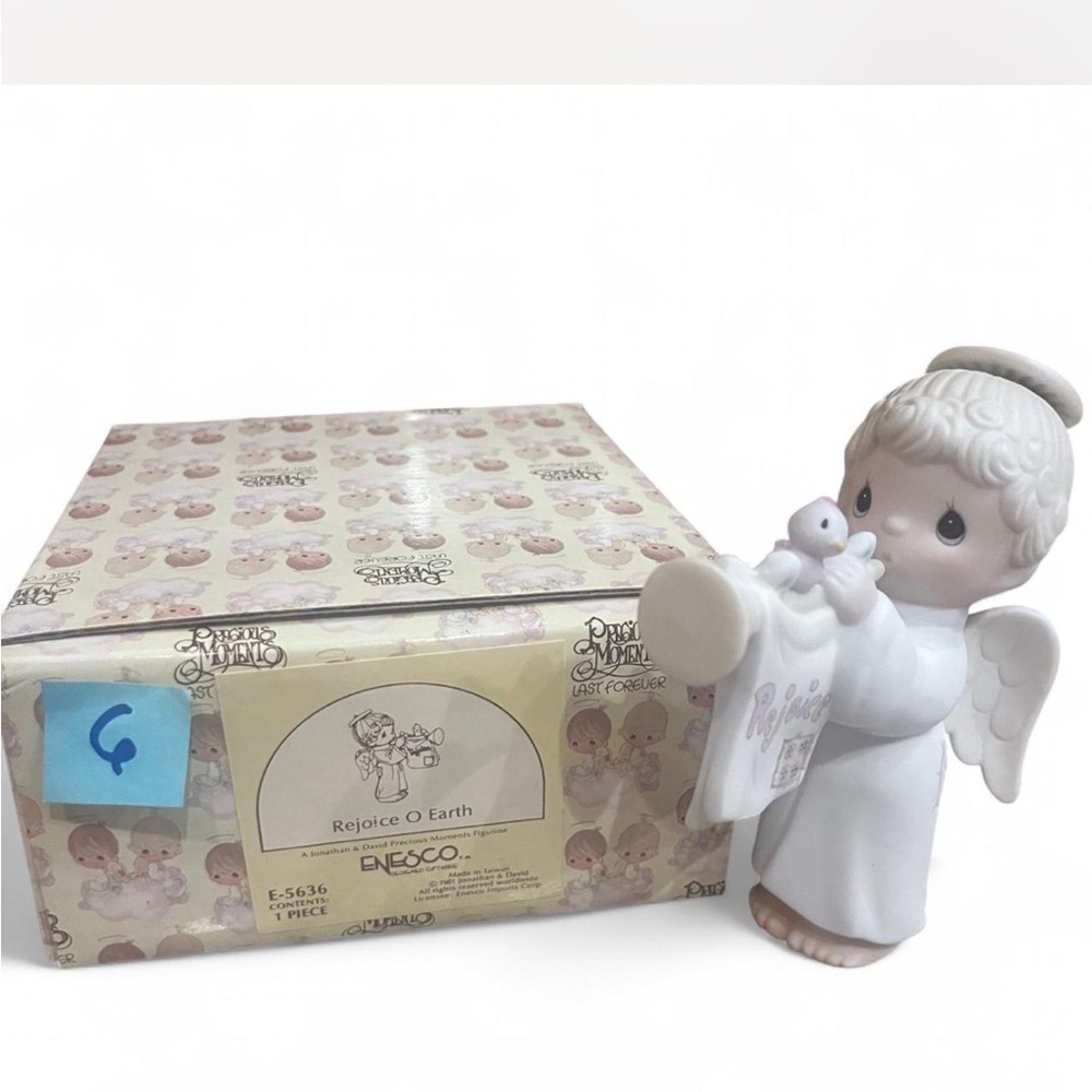 Vintage Precious Moments ‘Rejoice O’ Earth’ figurine in excellent condition